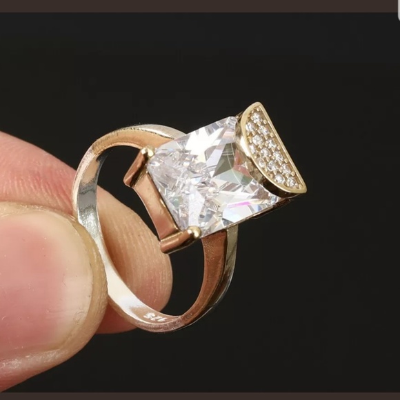 9k white sapphire emerald cut ring sz8.5 - Picture 4 of 4